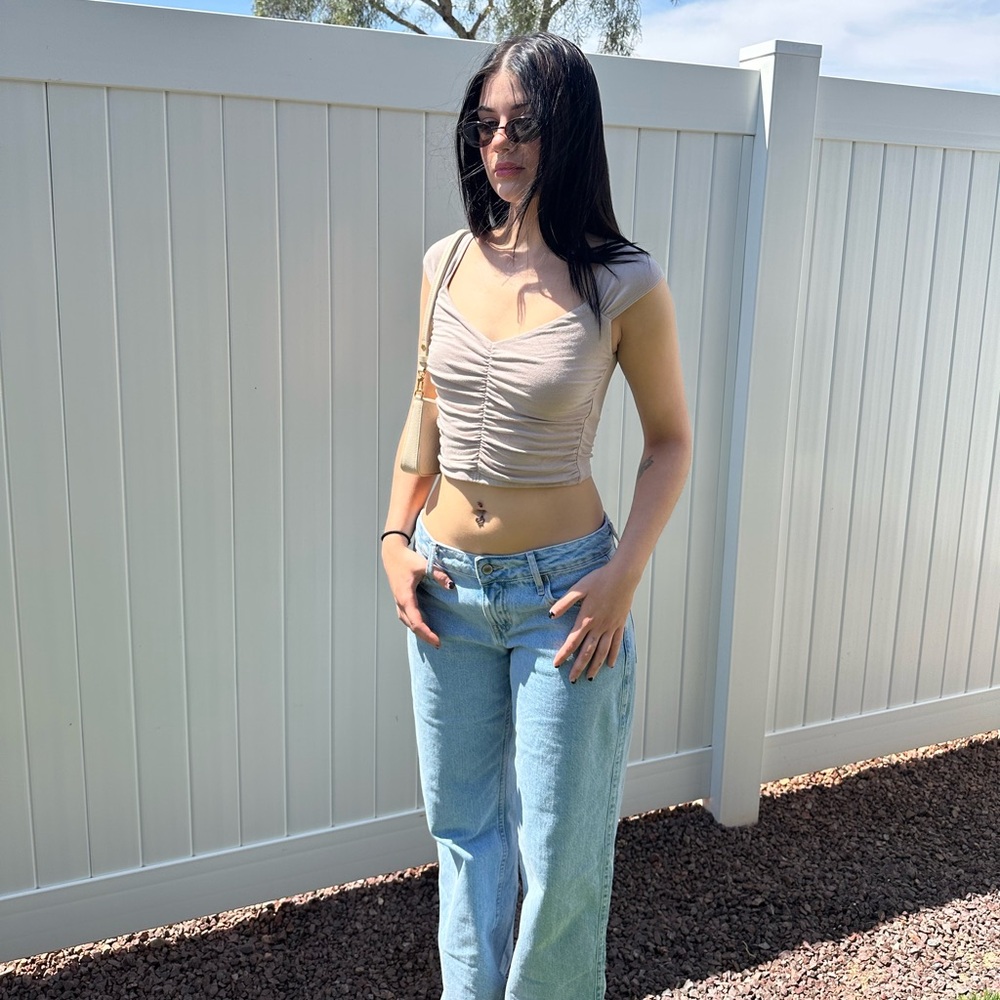 🧸🤎CREAM CROP TOP🤎🧸